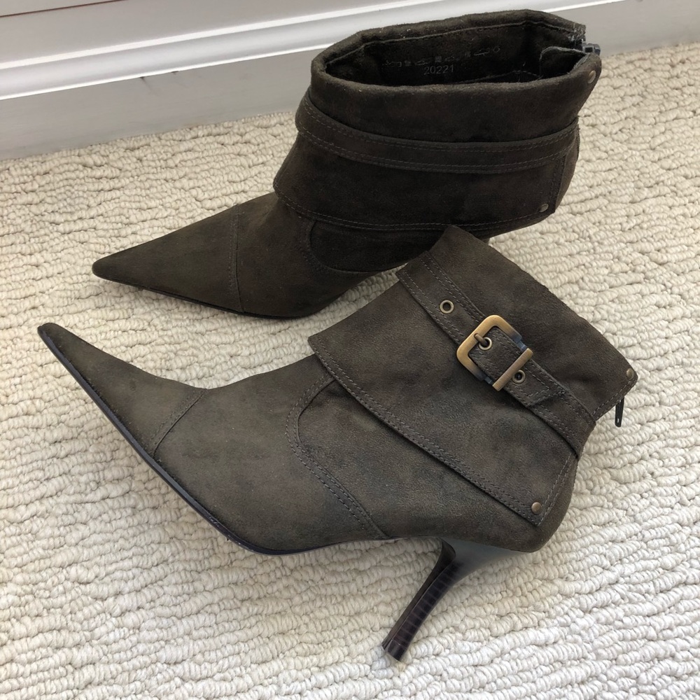 NWOB Green Stiletto Booties